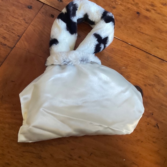 Lolita jade fuzzy mini bag - Picture 4 of 9